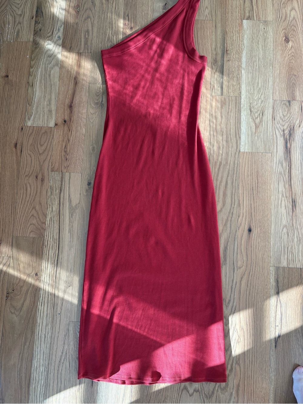 SEZANE like new One-Shoulder burnt red color